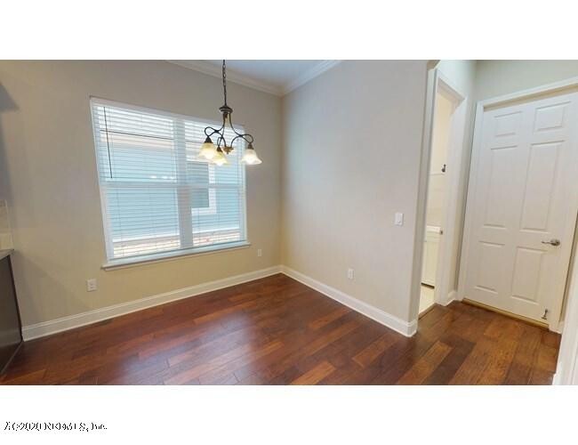 Building Photo - 323 Tate Ln