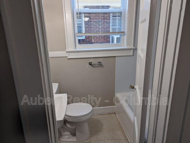 Building Photo - 1034 Kinard Ct