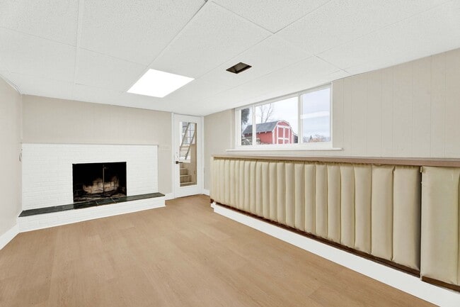 Building Photo - 3BD | 3BTH - HOT TUB - WATER FRONT - NEWLY RENOVATED - ON SYLVAN LAKE