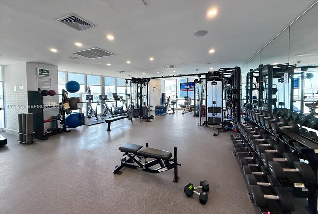 Building Photo - 1100 Biscayne Blvd