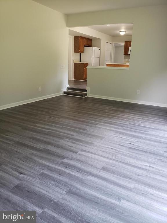 Building Photo - 5906 Cascade Dr