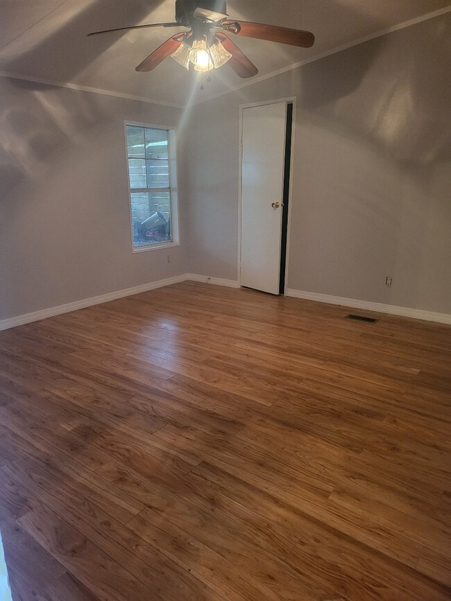 Building Photo - Pecan View