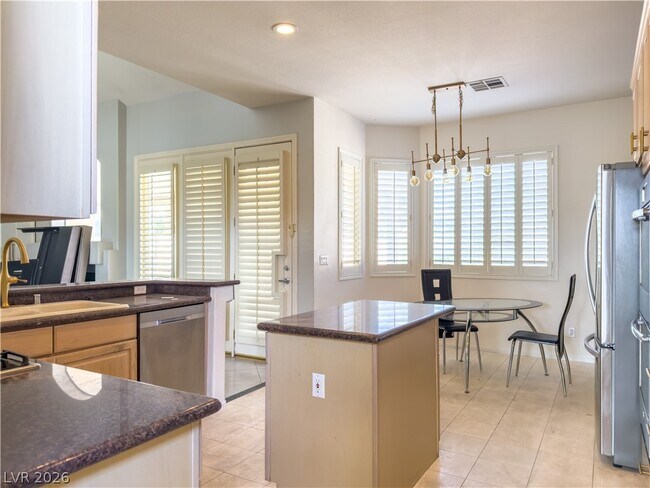 Building Photo - 1842 Bogey Way