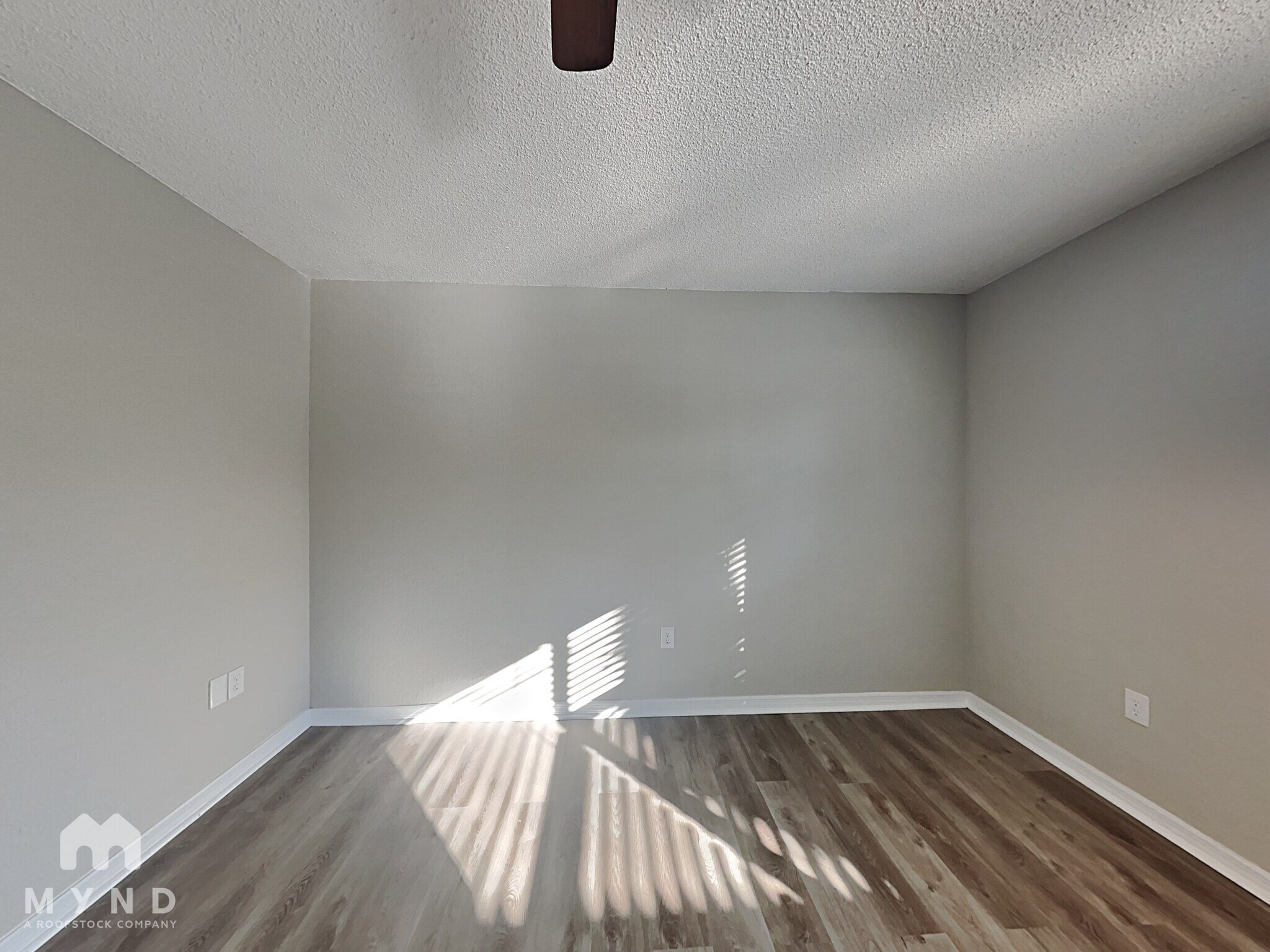 Building Photo - 10327 Lansfield St