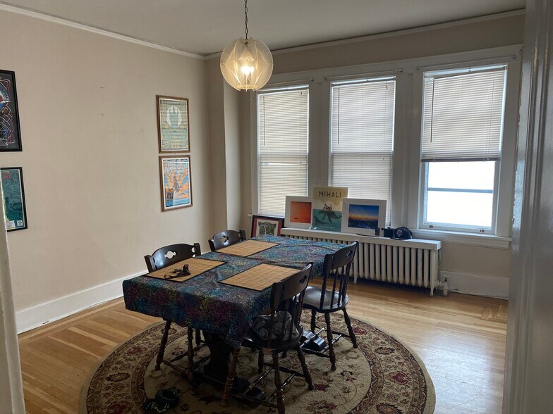 Dining Room - 66 S Main Ave