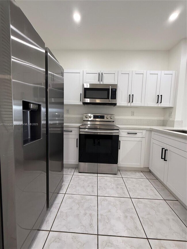 Building Photo - 8116 NW 199th Terrace