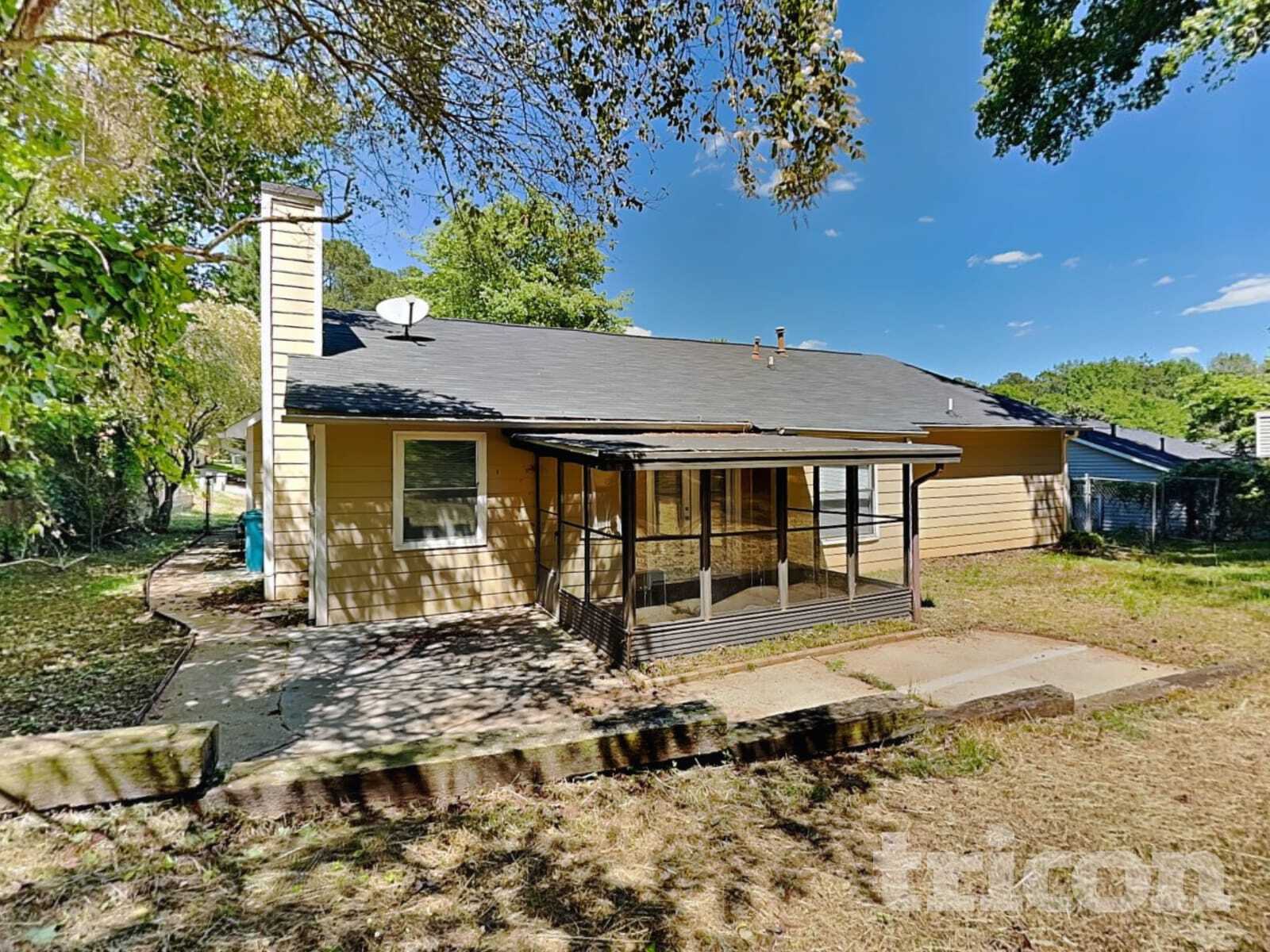 Building Photo - 2543 Mistletoe Ln SW