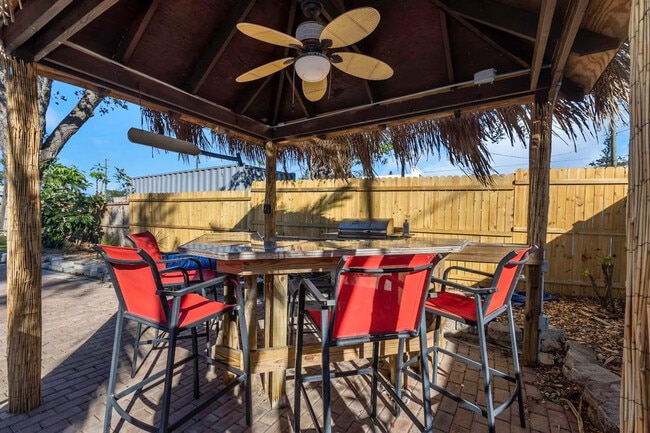 Building Photo - 10755 Clara Ln