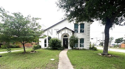 Building Photo - Charming 2-Story 3/2.5/2 in Plano For Rent!