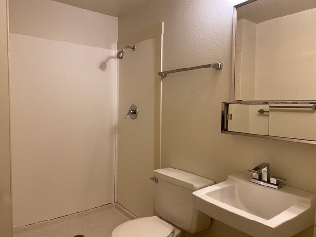 Building Photo - STUDENTS WELCOME! Spacious Basement Apartment 2 Bedroom 1 Bathroom West Fort Collins