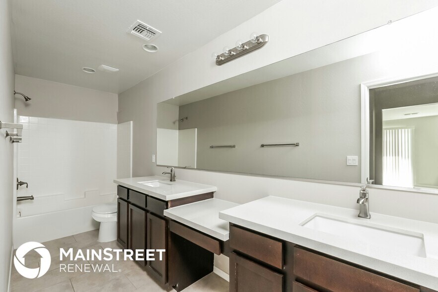 Building Photo - 2000 N 36th St