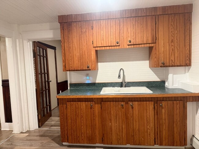 Building Photo - 2Bedroom 1st floor apartment