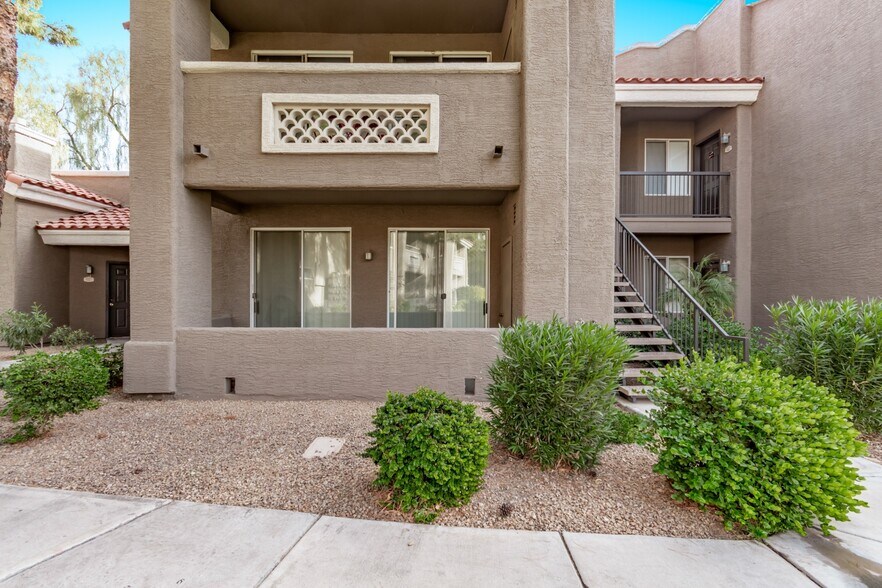 Building Photo - 2929 W Yorkshire Dr
