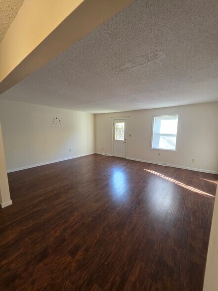 Building Photo - 8315 Countryside Ln