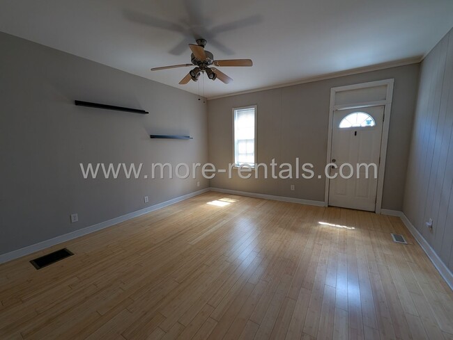 Building Photo - 406-408 E. Frankfort St