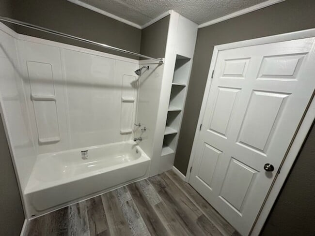 Building Photo - 4-Bedroom/1 Bath Home for Rent – $1,200/month – Columbus, KS