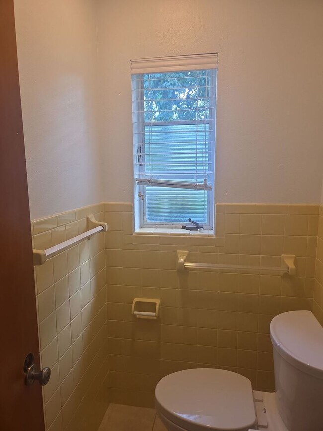 Building Photo - 1662 Houston Dr