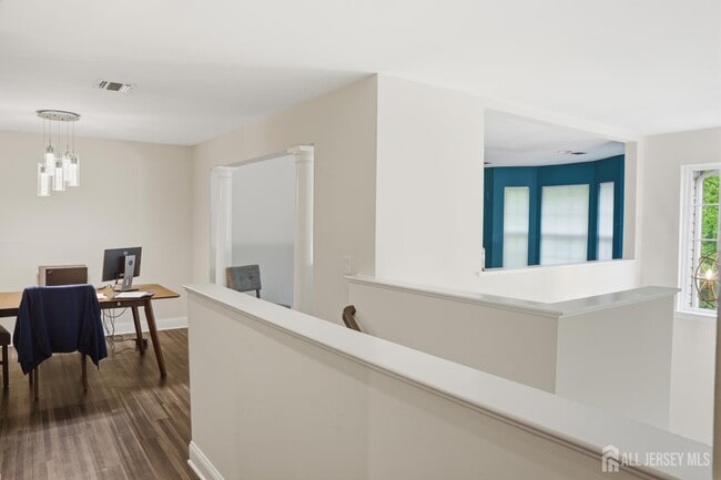 Building Photo - 27 Forest Dr