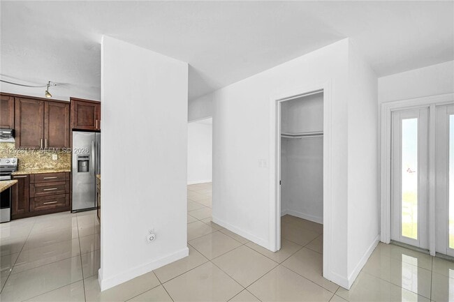 Building Photo - 13100 SW 81st Ave