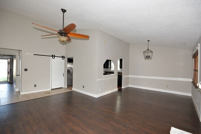 Building Photo - 1269 Brahms Dr
