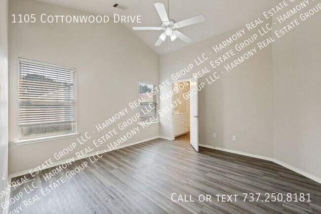 Building Photo - 1105 W Cottonwood Dr