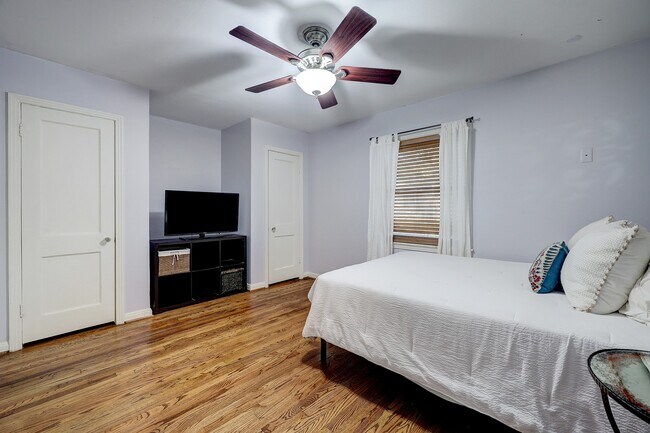 Building Photo - 1070 Lamonte Ln