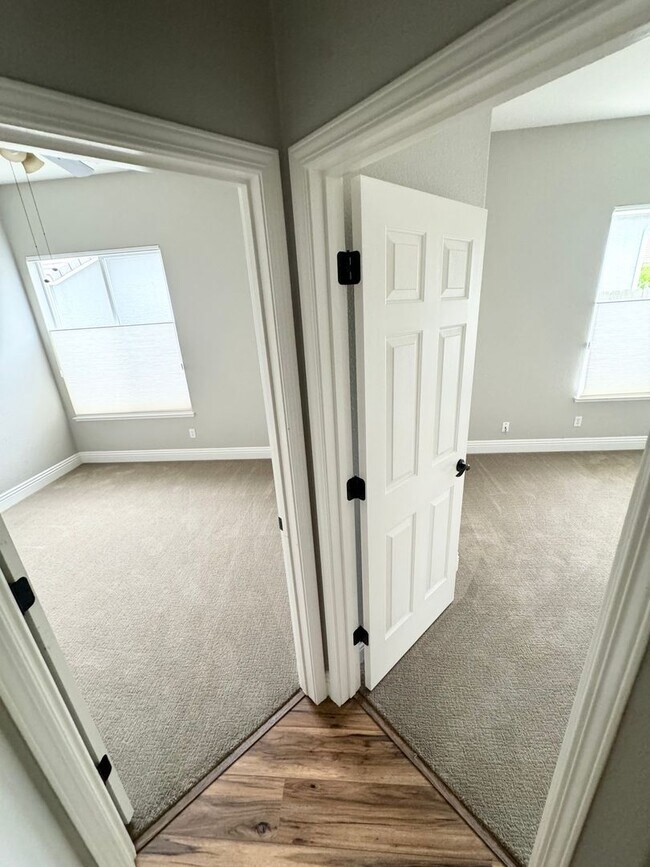 Building Photo - Beautiful Stylish South Reno Home