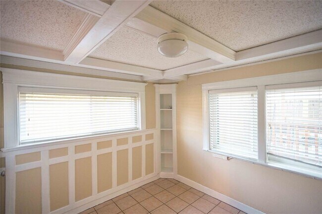 Building Photo - 2003 Haskell St