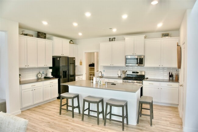 Building Photo - 31106 Aumbrey Ivy Ct