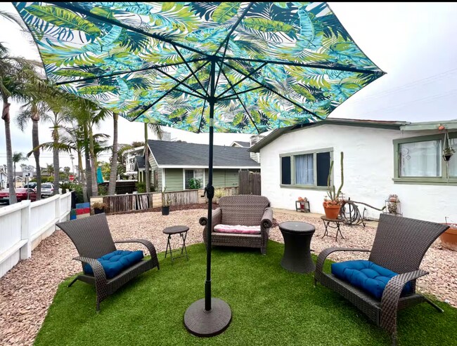 Building Photo - Coastal Charm in the Heart of Encinitas – 2 Bed, 1 Bath Avail 12/1