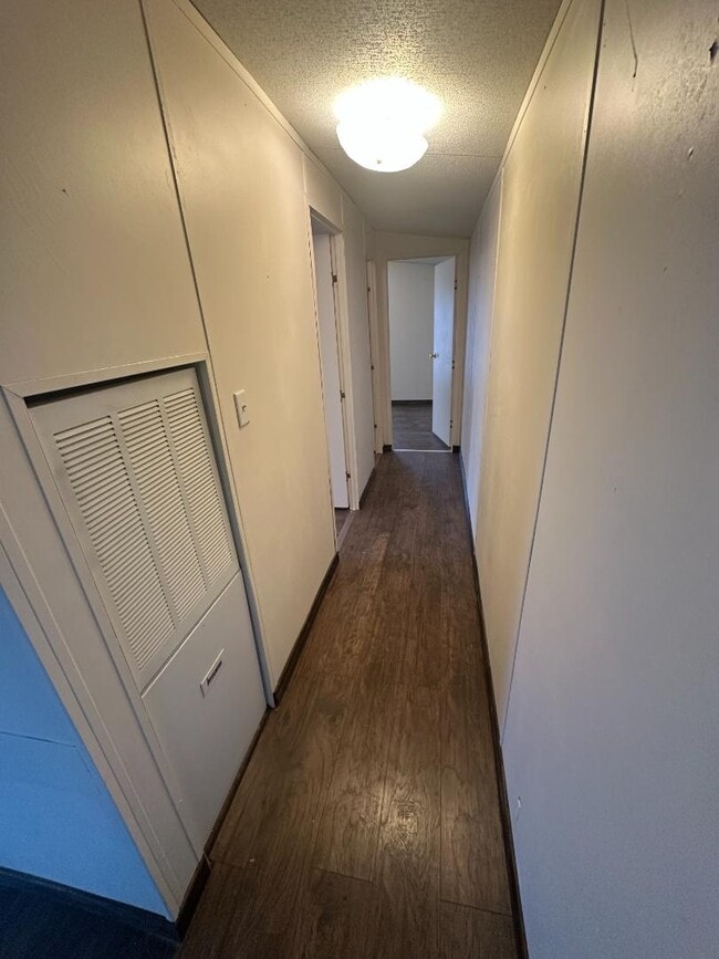 Building Photo - 150 Private Road 1610