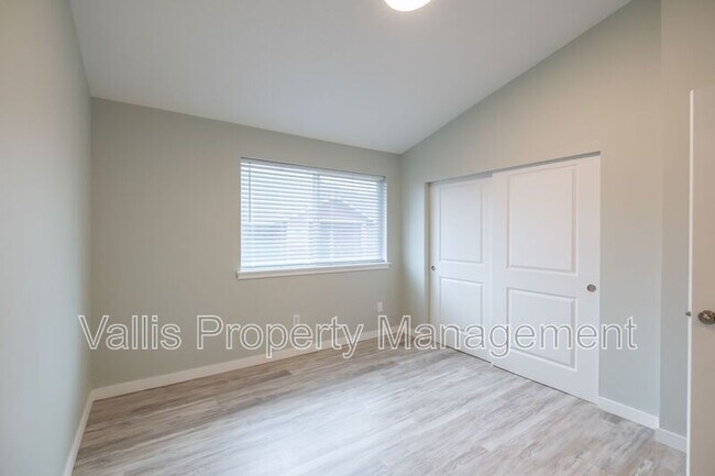 Building Photo - 13001 S Crompton Lane