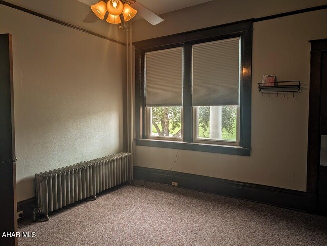 Building Photo - 233 E Pitt St
