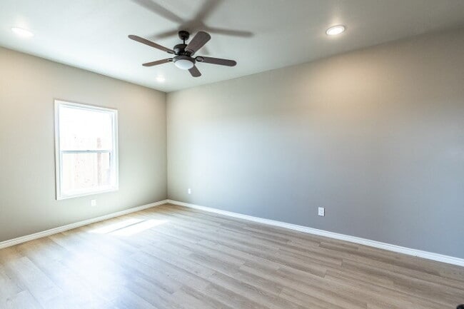 Building Photo - First month HALF OFF RENT move in Special!