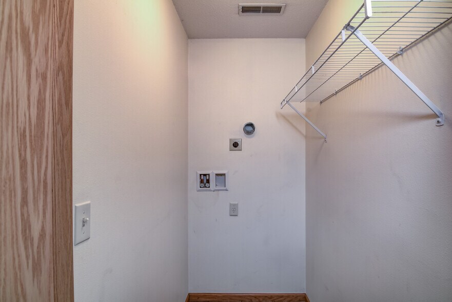 Building Photo - 5538 165th St E