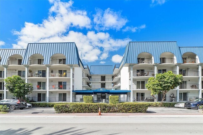 Building Photo - 3909 N Ocean Blvd