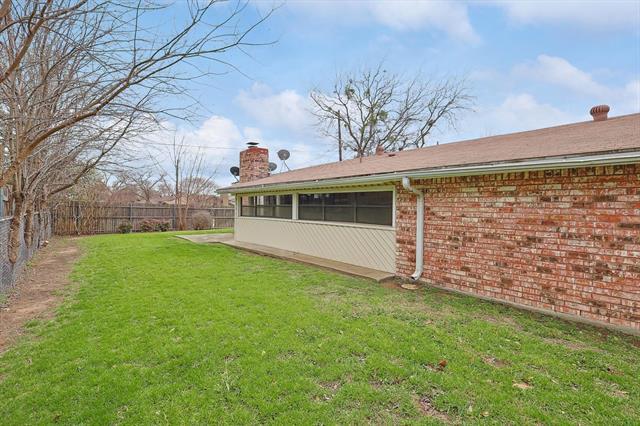 Building Photo - 804 Forest Glen Dr