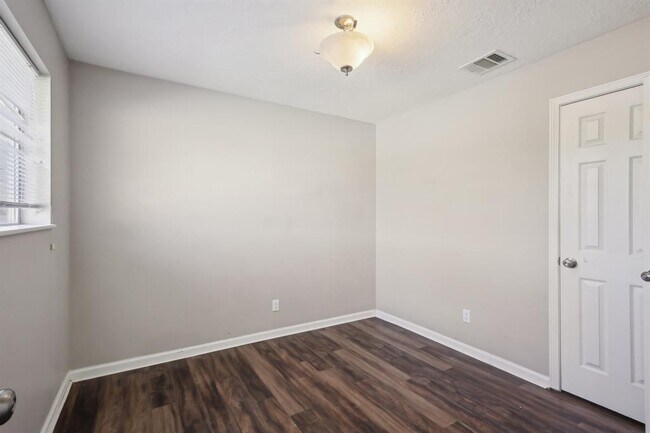 Building Photo - 3212 Wavecrest St