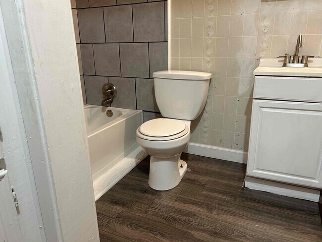 Building Photo - 3-Bedroom Home with Large Yard – Close to ...