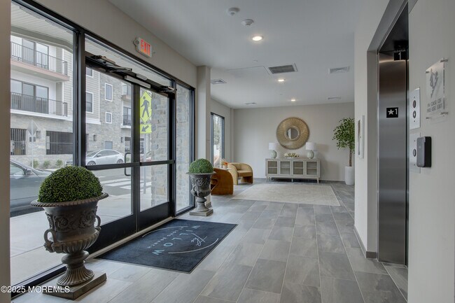 Building Photo - 258 Morris Ave