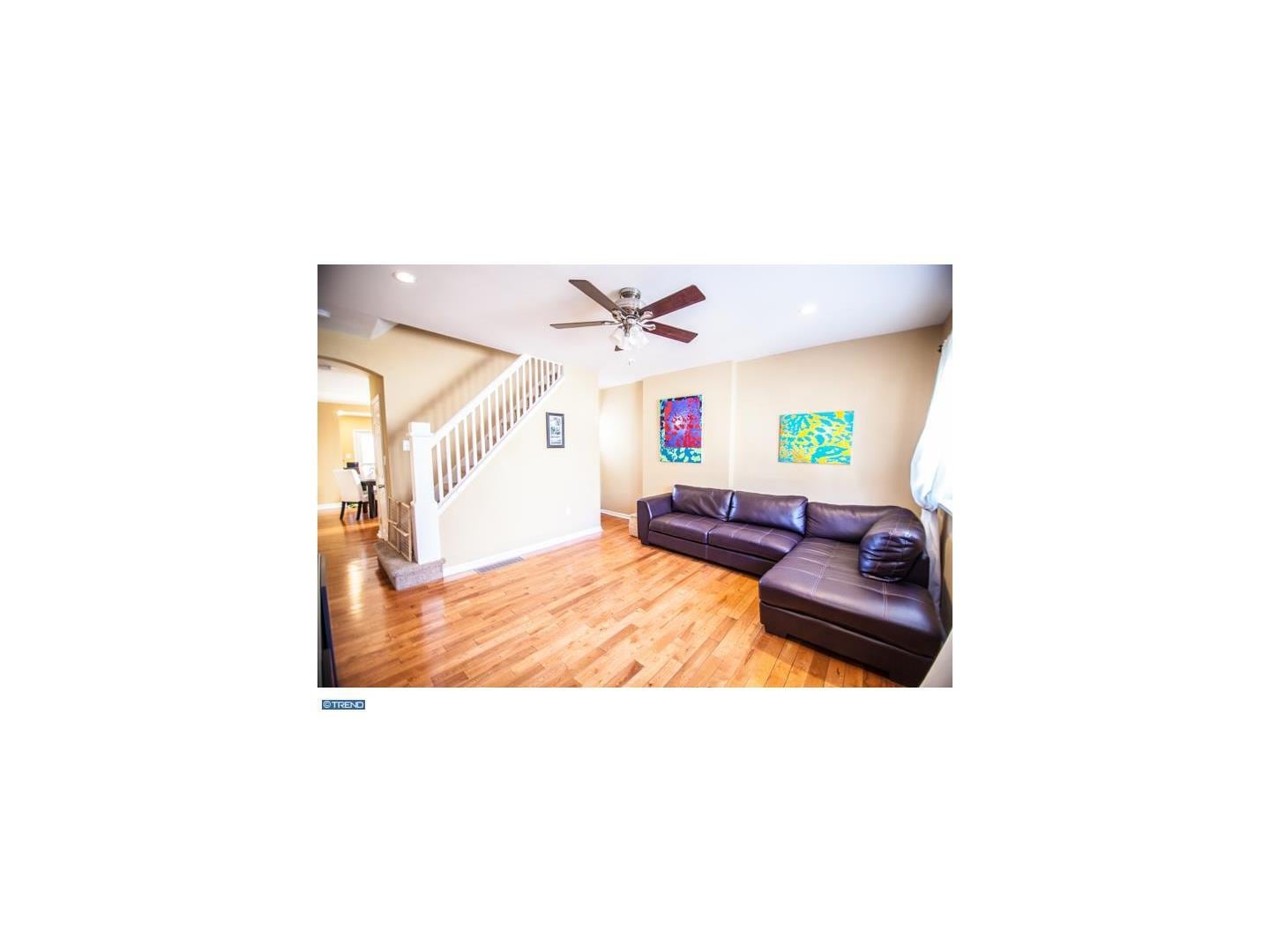 Living Room - 703 E Hector St