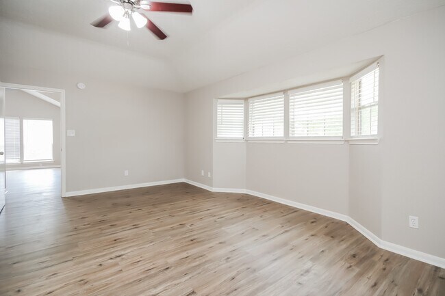 Building Photo - 1715 Windy Knoll Dr