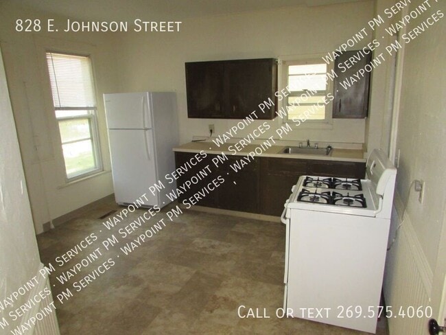 Building Photo - 828 E Johnson St
