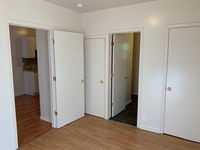 Building Photo - $910.00 - 2 Beds | 1 Bath House in Burton with a basement & deck