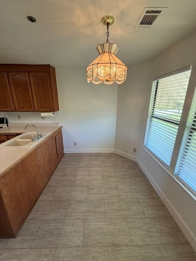 Building Photo - Unique 2 Bedroom Country Property Vacaville *Star Rentals