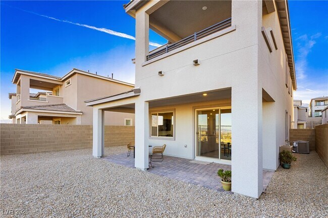 Building Photo - 1592 Pacific Baza St