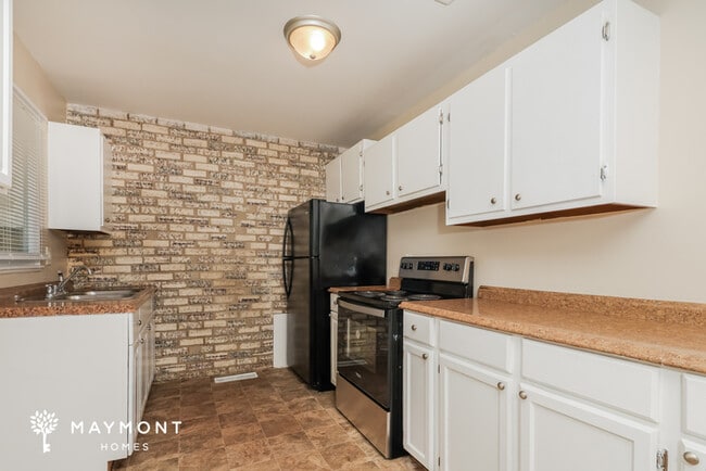 Building Photo - 306 Stubbs Dr