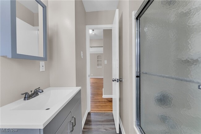 Building Photo - 14705 Krems Ave