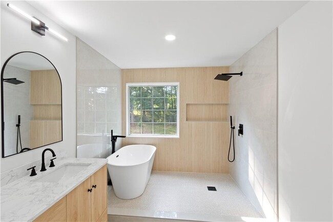 Building Photo - 3415 Camens Ct NE