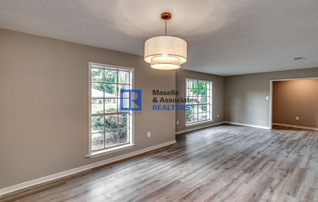 Building Photo - 4 Bed/2 Bath Home in Crossgates in Brandon